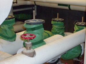 Cut 'n wrap insulating hot valve stems